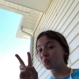 Meet your Posher, Ella